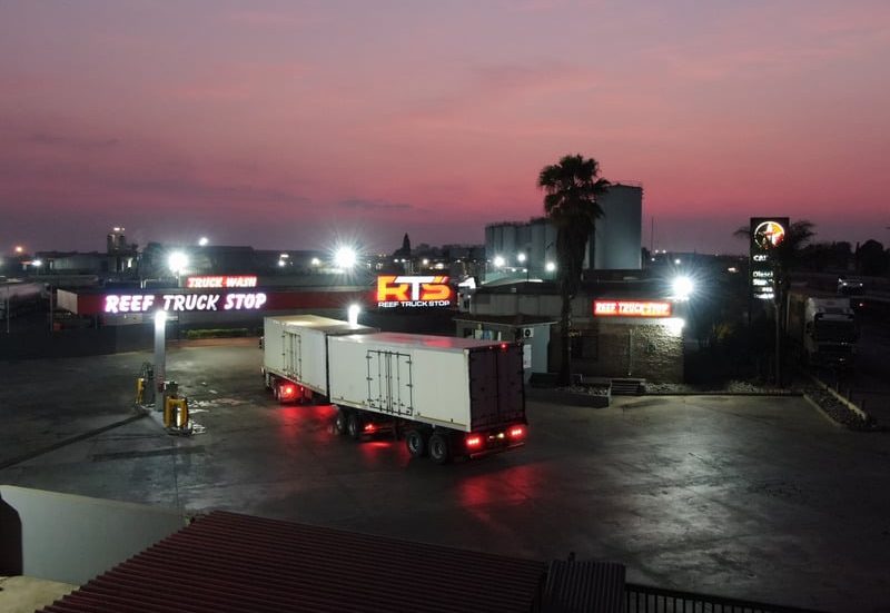 Reef Truck Stop Logo