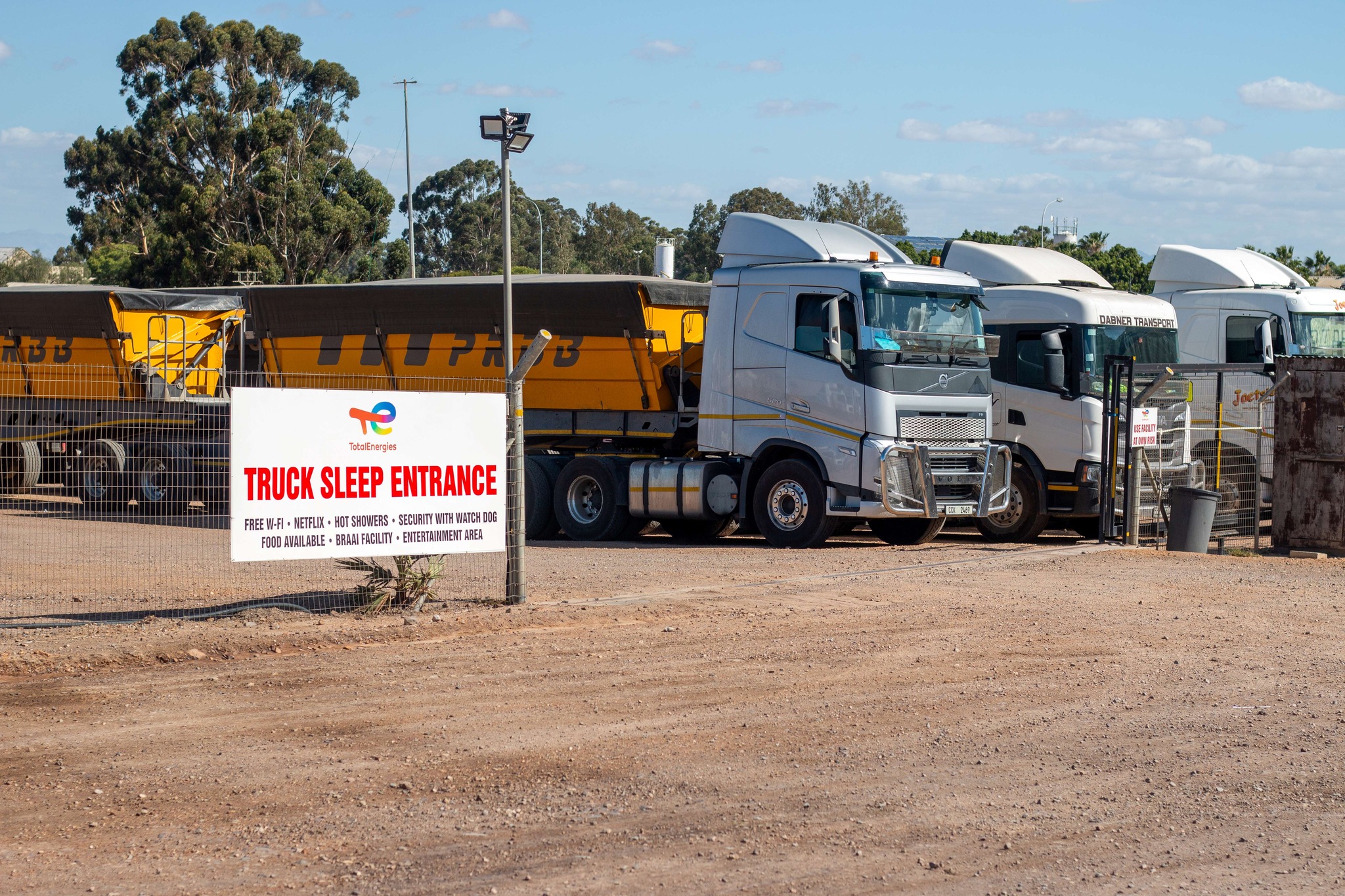 Total Truck Stop Piketberg Logo